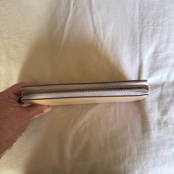 Louis Vuitton Cream Monogram Zip Wallet - Picture 10 of 13